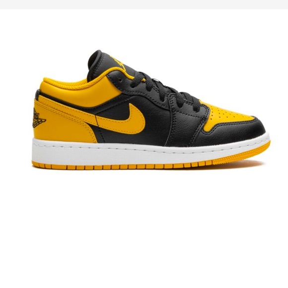 🏀 Jordan 1️⃣ Sneakers 💛 - Picture 6 of 12
